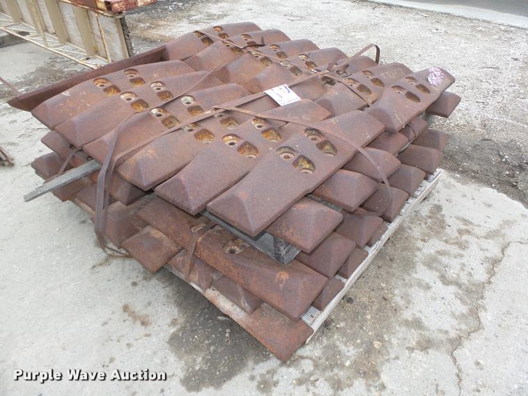 image for item DA7418 Approximately 54 track pads