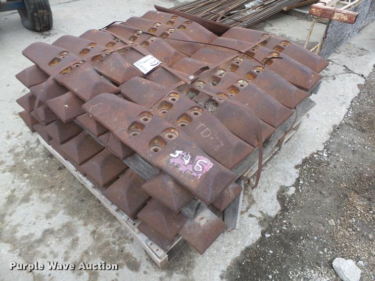 image for item DA7418 Approximately 54 track pads