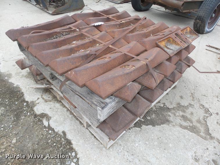 image for item DA7418 Approximately 54 track pads