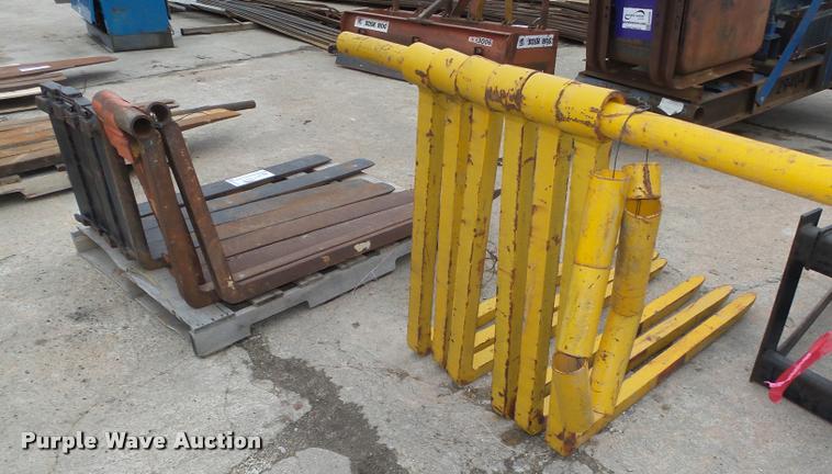 image for item DA7419 (14) assorted forks