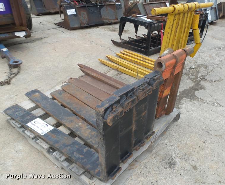 image for item DA7419 (14) assorted forks