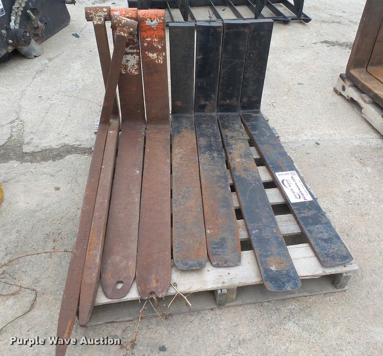 image for item DA7419 (14) assorted forks