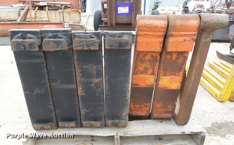 image for item DA7419 (14) assorted forks