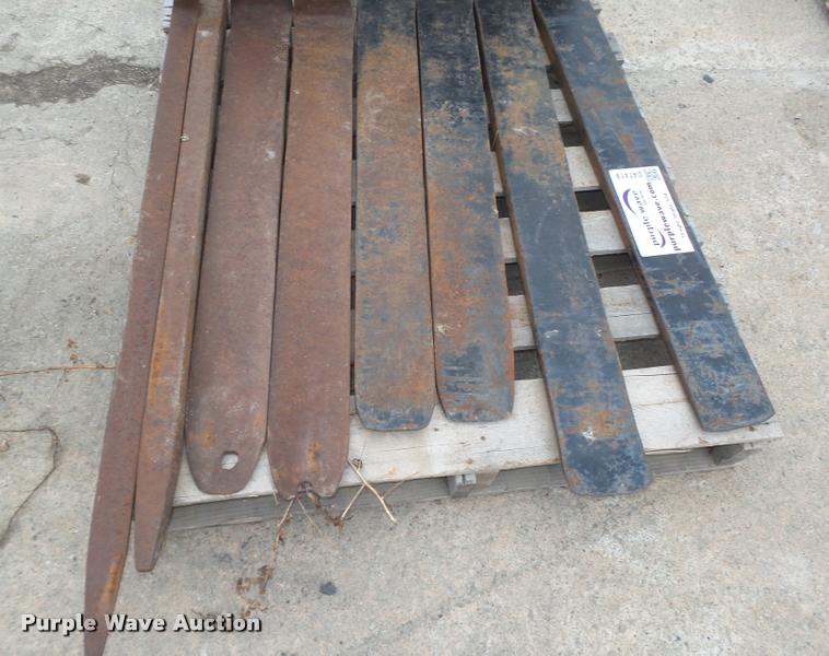 image for item DA7419 (14) assorted forks