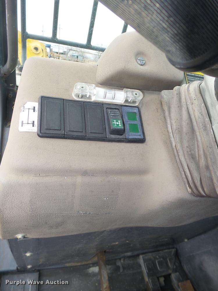 image for item DA7436 2000 New Holland LM860 telehandler