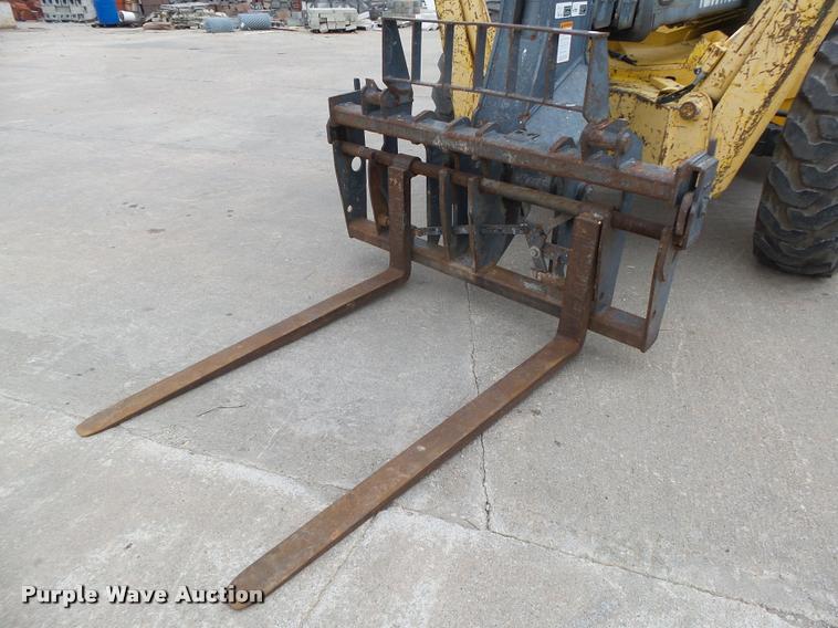 image for item DA7436 2000 New Holland LM860 telehandler