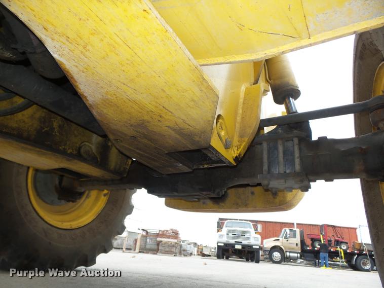 image for item DA7436 2000 New Holland LM860 telehandler