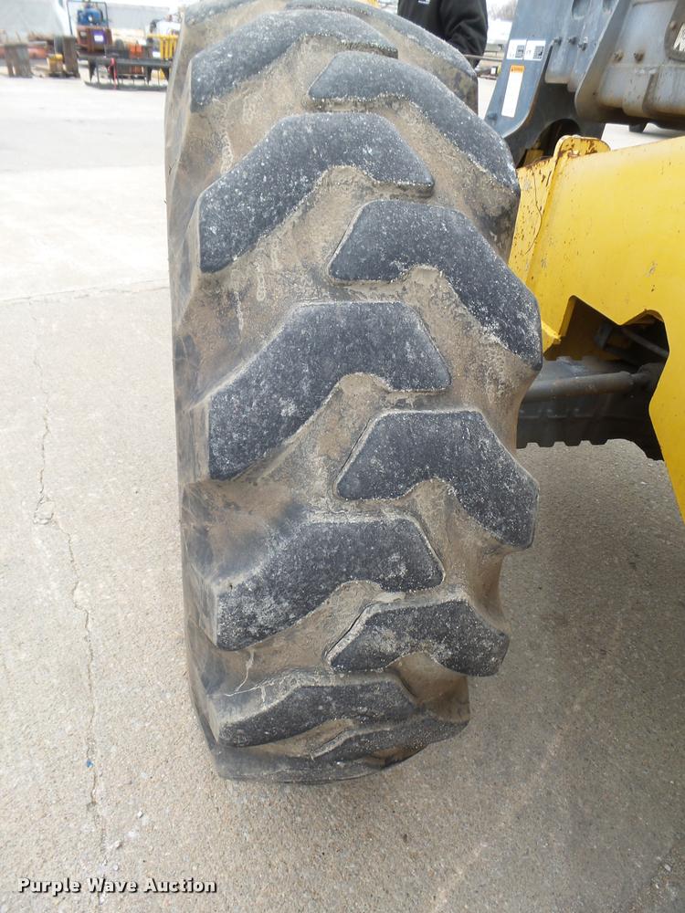 image for item DA7436 2000 New Holland LM860 telehandler