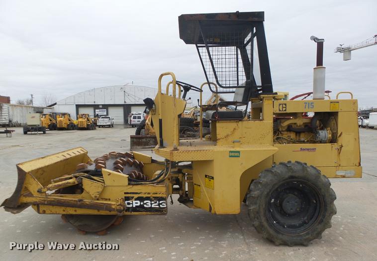 image for item DA7440 1988 Caterpillar CP-323 single drum vibratory roller