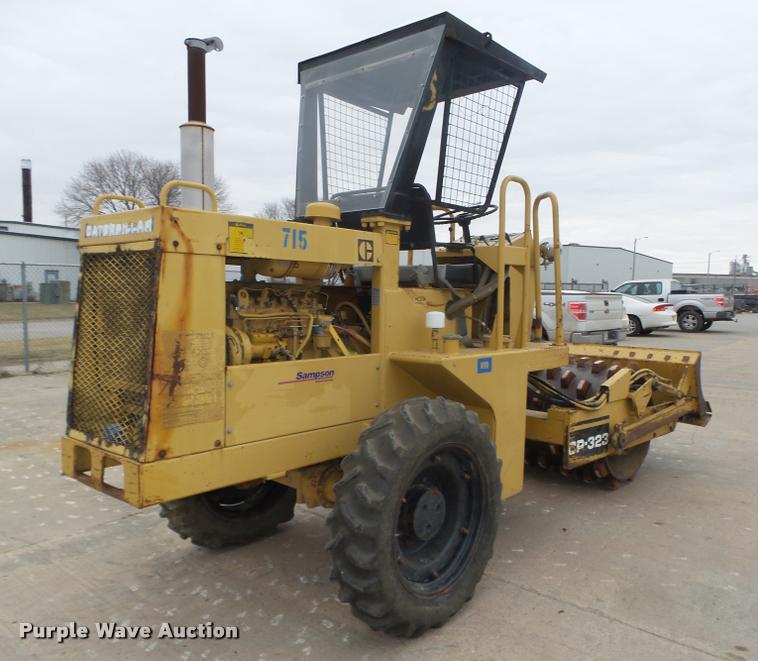image for item DA7440 1988 Caterpillar CP-323 single drum vibratory roller