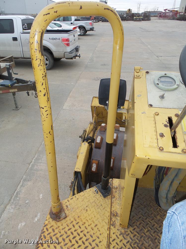 image for item DA7440 1988 Caterpillar CP-323 single drum vibratory roller