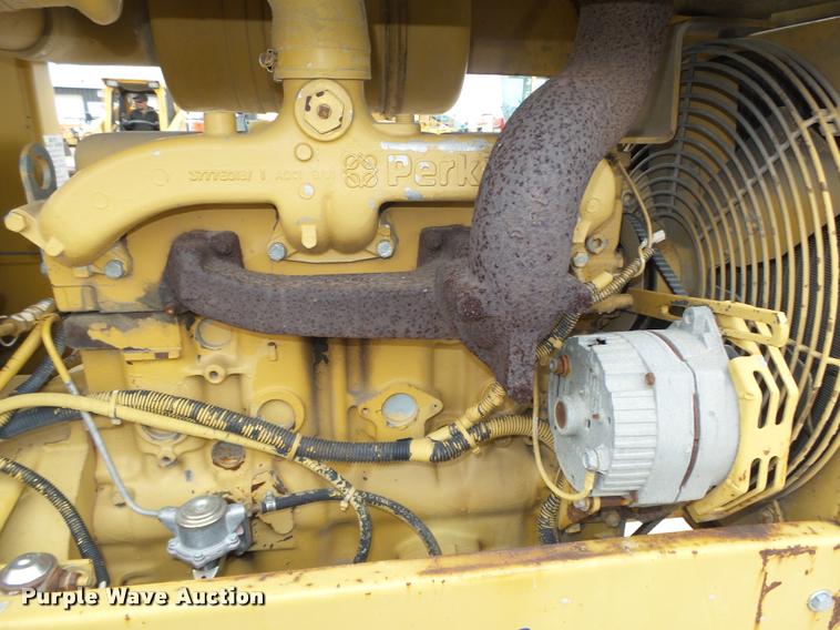 image for item DA7440 1988 Caterpillar CP-323 single drum vibratory roller