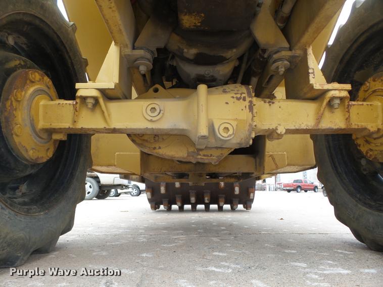 image for item DA7440 1988 Caterpillar CP-323 single drum vibratory roller