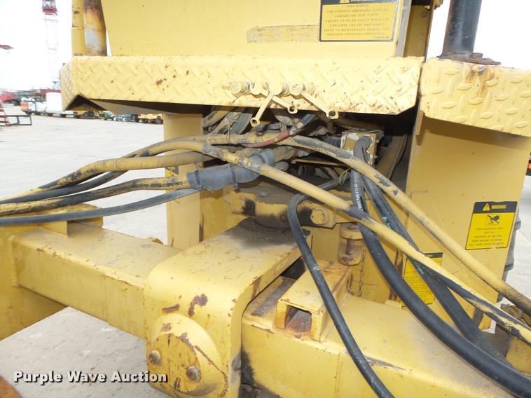 image for item DA7440 1988 Caterpillar CP-323 single drum vibratory roller