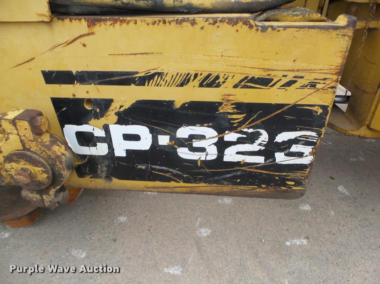 image for item DA7440 1988 Caterpillar CP-323 single drum vibratory roller