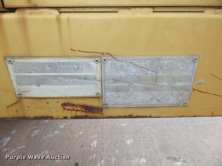 image for item DA7440 1988 Caterpillar CP-323 single drum vibratory roller