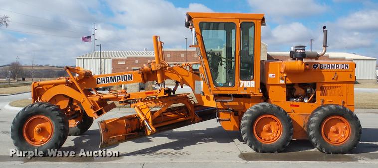 image for item DA7444 1981 Champion 710A motor grader