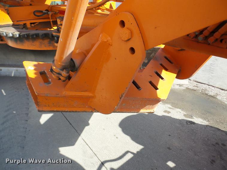 image for item DA7444 1981 Champion 710A motor grader