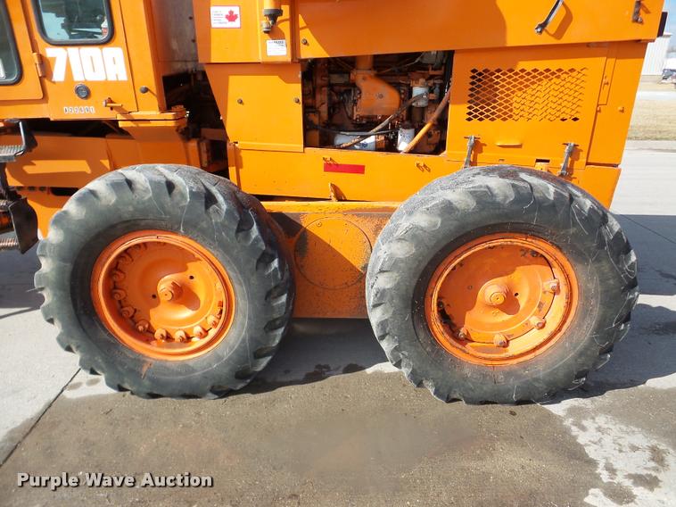 image for item DA7444 1981 Champion 710A motor grader