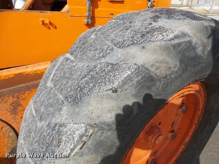 image for item DA7444 1981 Champion 710A motor grader