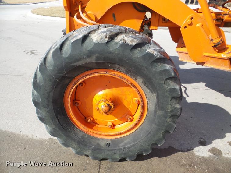 image for item DA7444 1981 Champion 710A motor grader