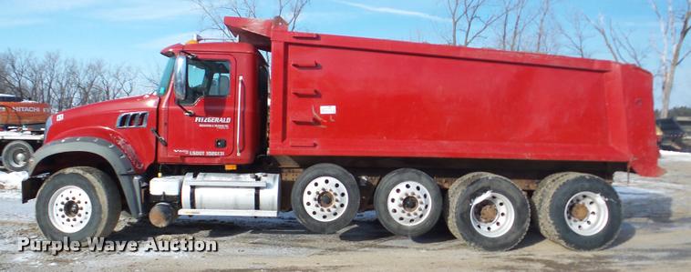 image for item DA7447 2008 Mack Vision dump truck