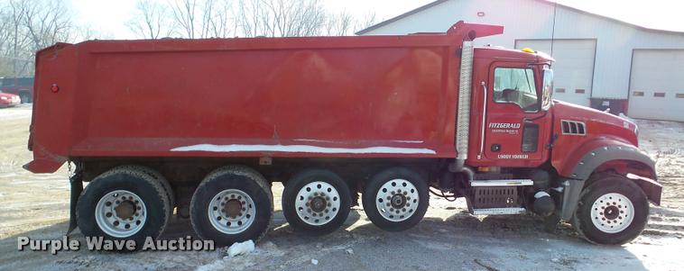 image for item DA7447 2008 Mack Vision dump truck