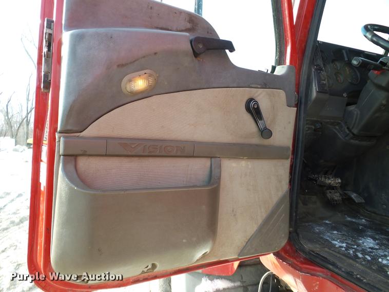 image for item DA7447 2008 Mack Vision dump truck