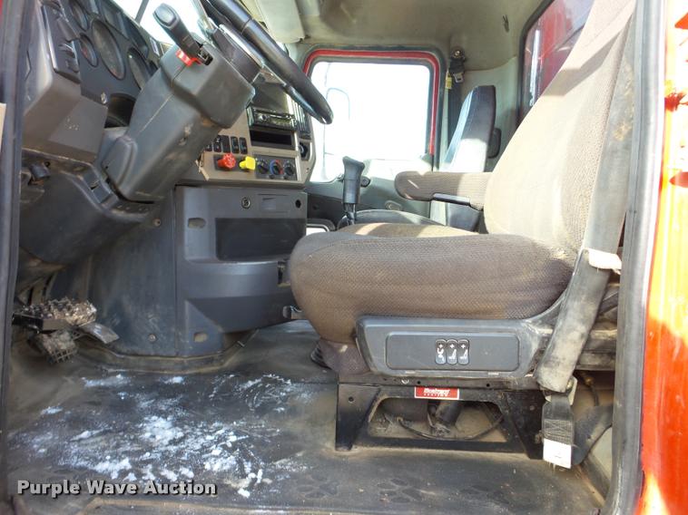 image for item DA7447 2008 Mack Vision dump truck