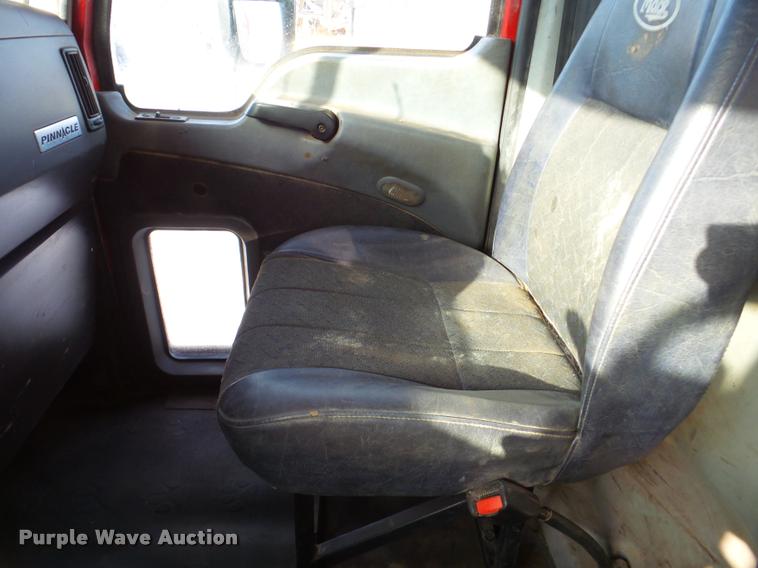 image for item DA7447 2008 Mack Vision dump truck