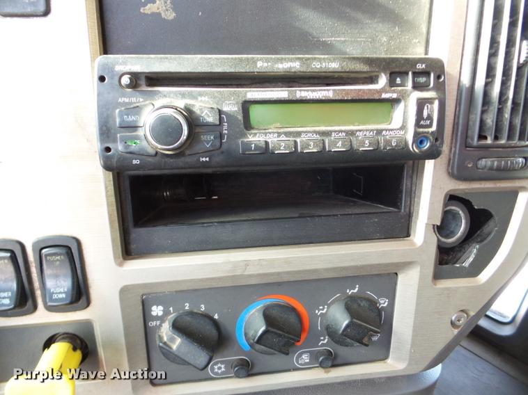 image for item DA7447 2008 Mack Vision dump truck