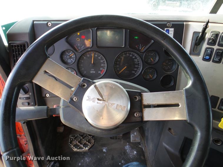 image for item DA7447 2008 Mack Vision dump truck