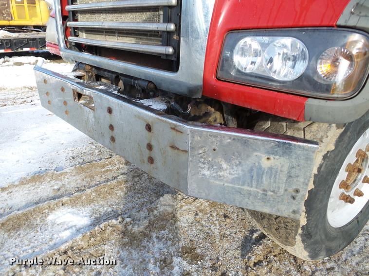 image for item DA7447 2008 Mack Vision dump truck