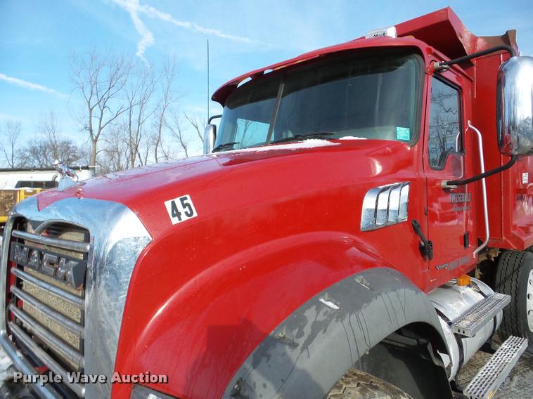 image for item DA7447 2008 Mack Vision dump truck