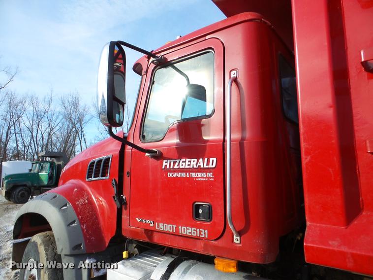 image for item DA7447 2008 Mack Vision dump truck