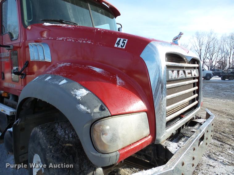 image for item DA7447 2008 Mack Vision dump truck
