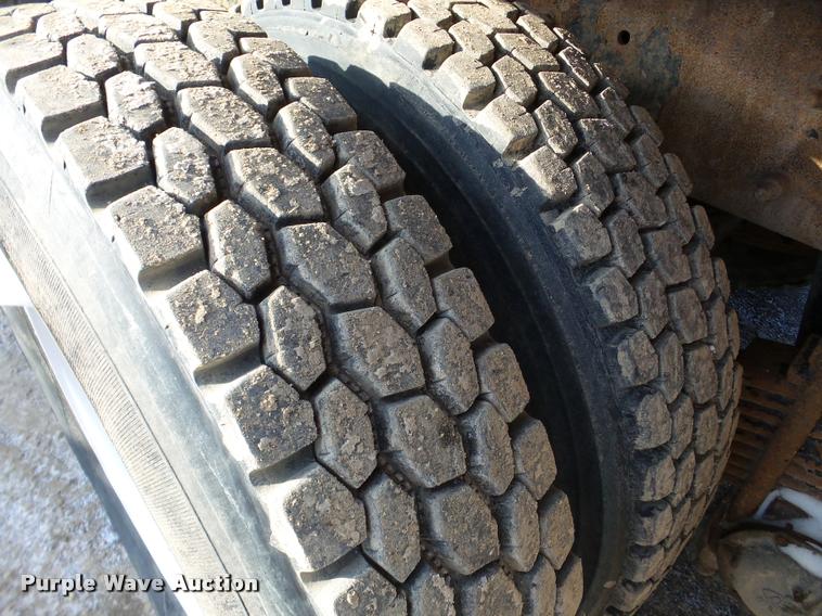 image for item DA7447 2008 Mack Vision dump truck