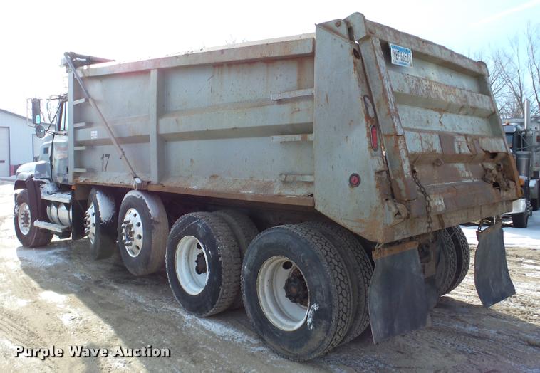 image for item DA7448 2003 Mack CL713 dump truck