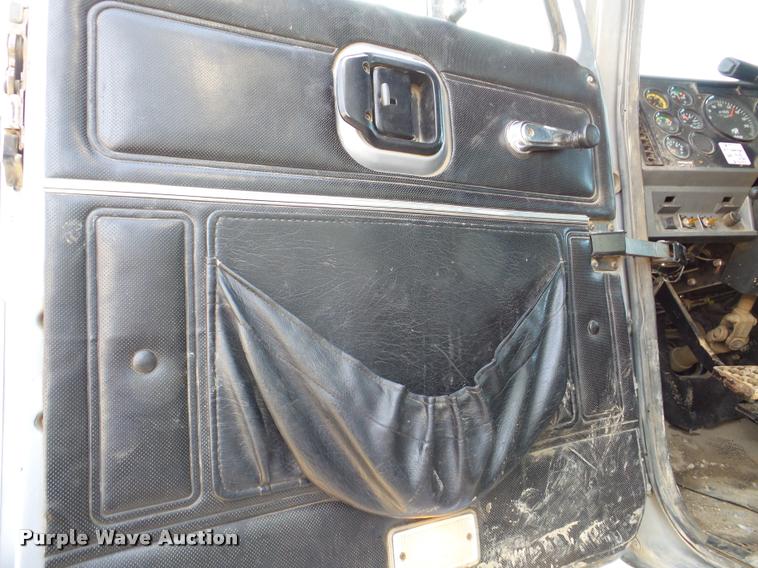 image for item DA7448 2003 Mack CL713 dump truck