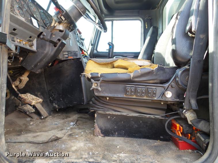 image for item DA7448 2003 Mack CL713 dump truck