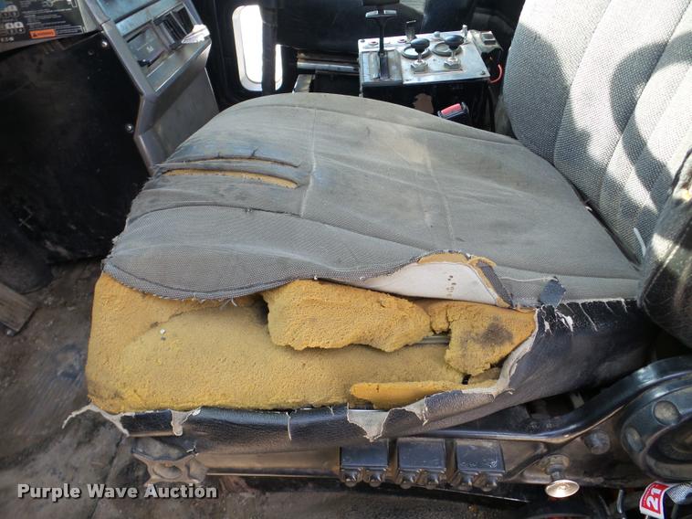 image for item DA7448 2003 Mack CL713 dump truck