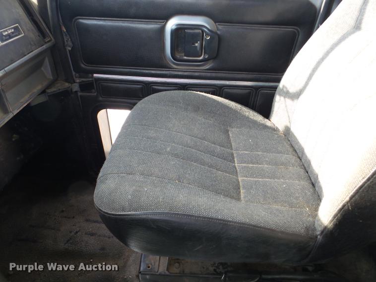 image for item DA7448 2003 Mack CL713 dump truck