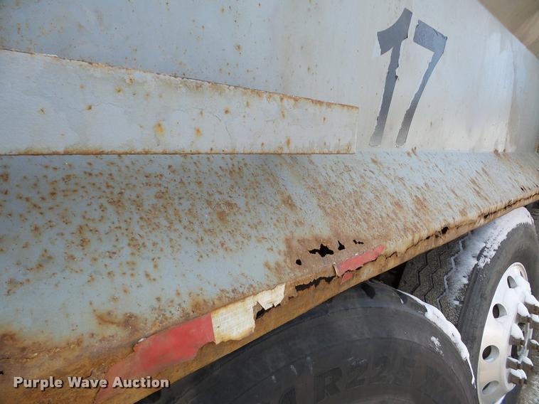 image for item DA7448 2003 Mack CL713 dump truck