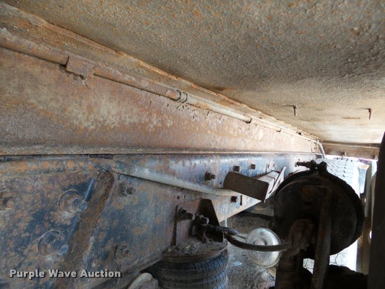 image for item DA7448 2003 Mack CL713 dump truck