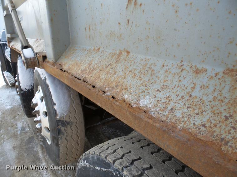 image for item DA7448 2003 Mack CL713 dump truck