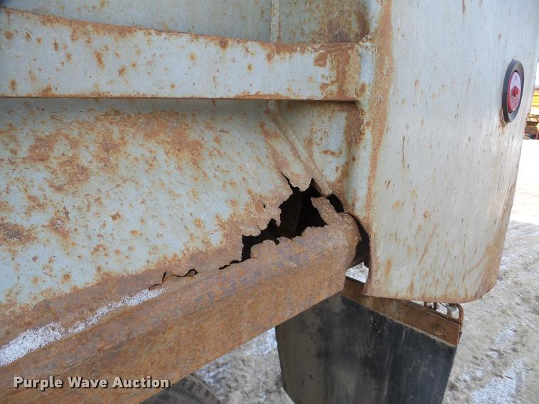 image for item DA7448 2003 Mack CL713 dump truck