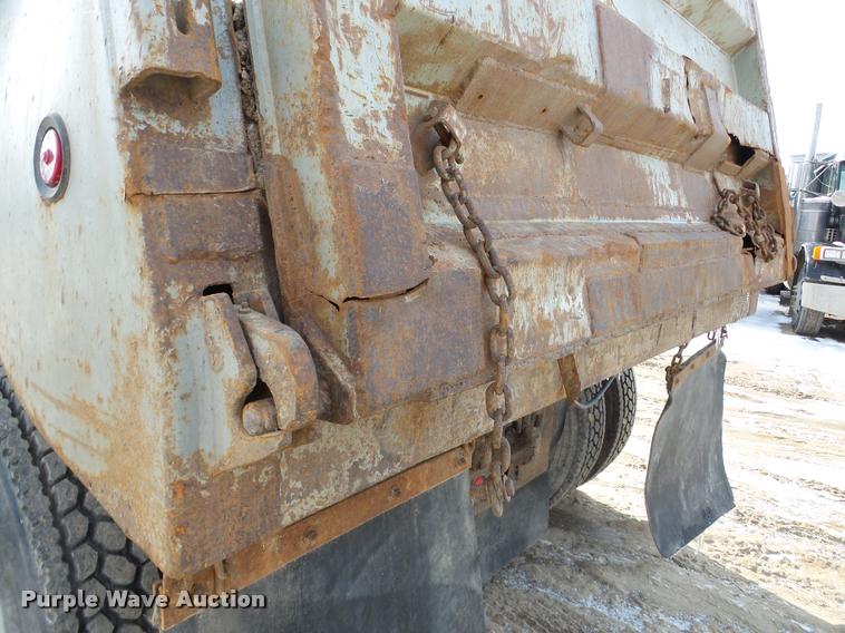 image for item DA7448 2003 Mack CL713 dump truck