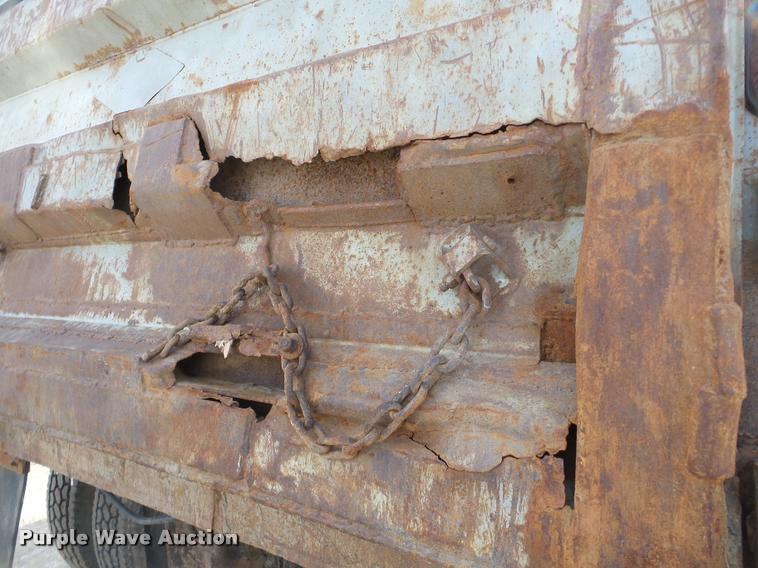 image for item DA7448 2003 Mack CL713 dump truck