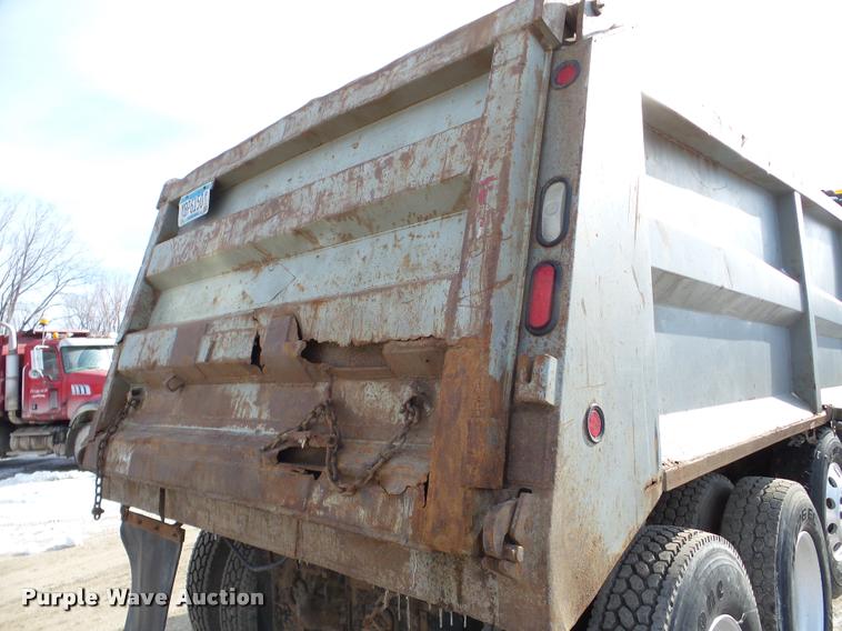image for item DA7448 2003 Mack CL713 dump truck