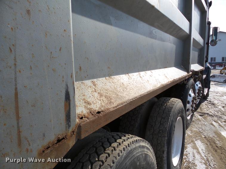 image for item DA7448 2003 Mack CL713 dump truck